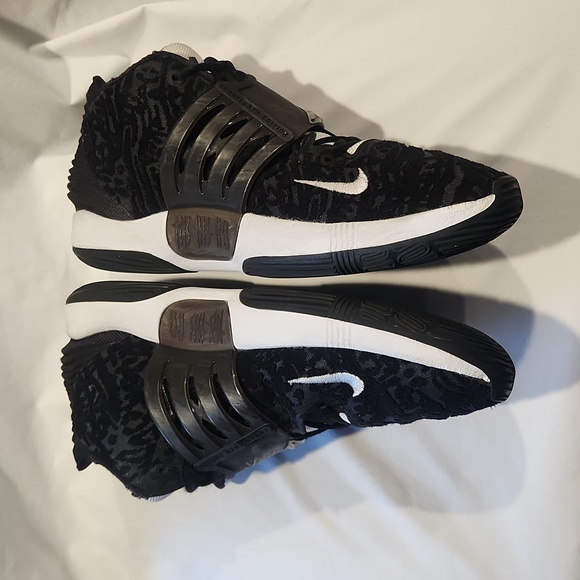 Nike Kevin Durant KD12 TB  DM5040-001 - Picture 8 of 16